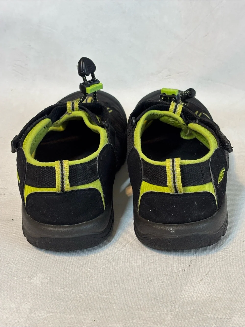 Kids Black and Neon Green Keen Outdoor Hiking Sandals, size 4